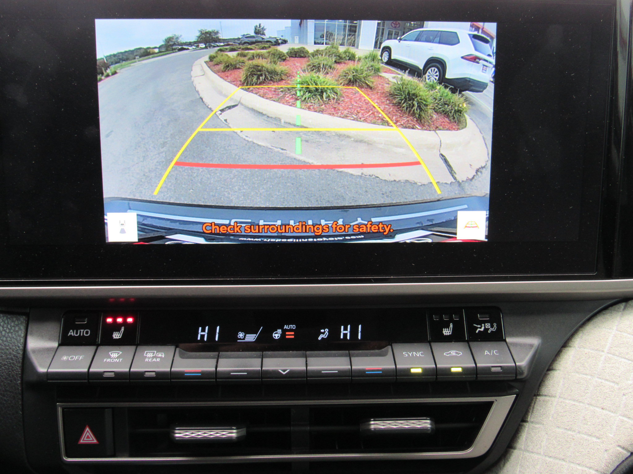 Used 2025 Toyota Camry XLE FWD image 25