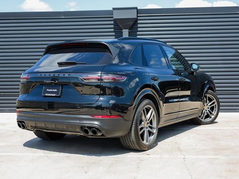 Certified 2023 Porsche Cayenne S Platinum image 7