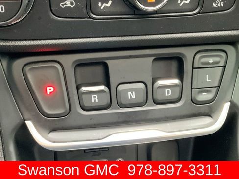 Certified 2020 GMC Terrain SLE w/ Driver Convenience Package AWD/4WD image 17