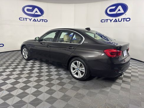 Used 2017 BMW 330e image 5