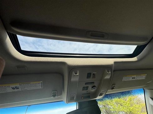 Used 2015 GMC Yukon XL Denali w/ Touring Package image 34