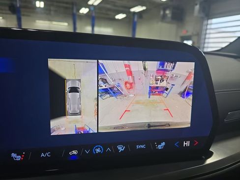 New 2026 Chevrolet Traverse LT w/ Driver Confidence Package image 26