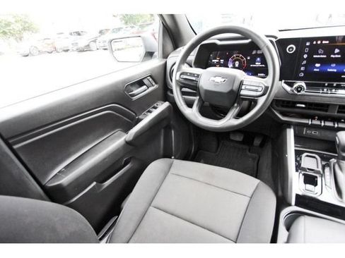 Used 2025 Chevrolet Colorado W/T RWD image 7