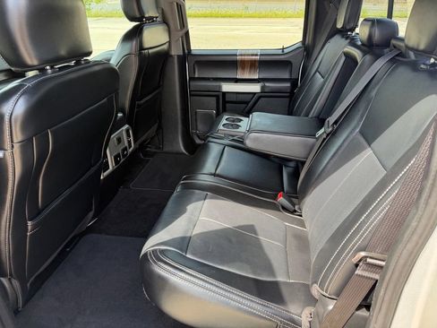 Used 2019 Ford F150 Lariat w/ Trailer Tow Package RWD image 18