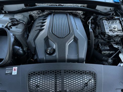Certified 2026 Porsche Macan AWD/4WD image 28