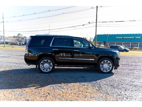 Used 2018 Cadillac Escalade Platinum image 8