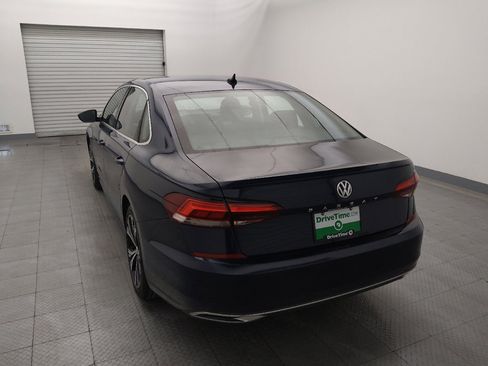 Used 2022 Volkswagen Passat 2.0T SE image 6