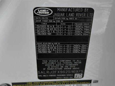 New 2025 Land Rover Discovery S image 29