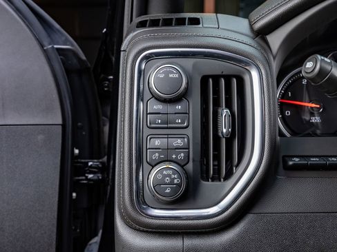 Used 2023 Chevrolet Silverado 3500 High Country w/ Z71 Off-Road Package image 22