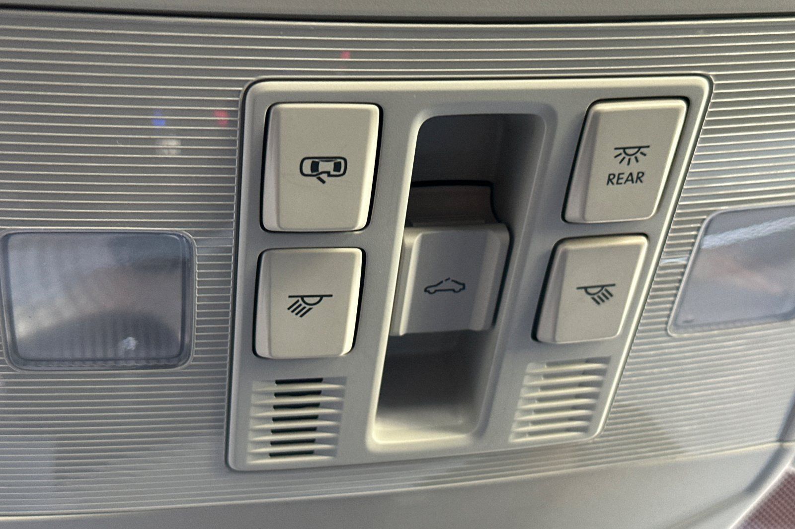 Used 2025 Volkswagen Jetta SE FWD image 22