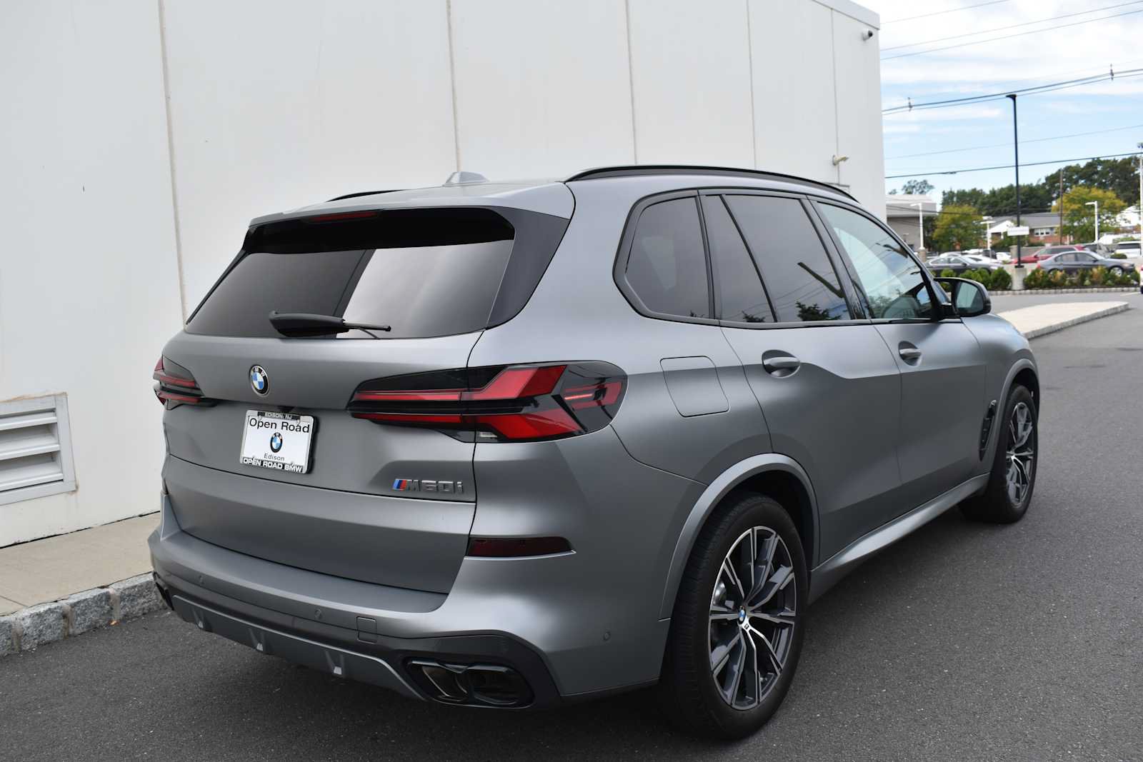 Used 2024 BMW X5 M60i w/ Executive Package AWD/4WD image 5