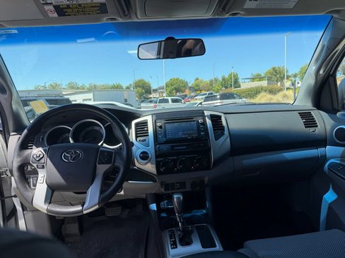 Used 2015 Toyota Tacoma 4x4 Double Cab w/ TRD Sport Package image 11