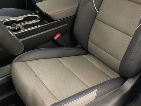 New 2026 Chevrolet Equinox LT w/ Convenience Package II AWD/4WD image 17