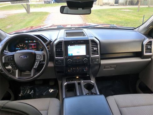 Used 2016 Ford F150 XLT w/ Equipment Group 302A Luxury image 26