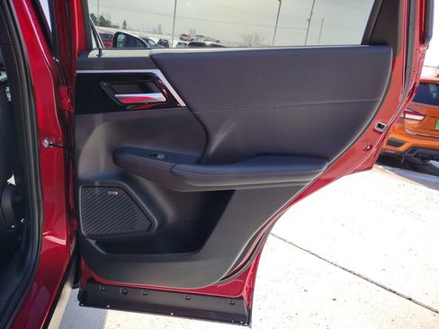 New 2026 Mitsubishi Outlander SE image 30