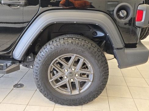 Used 2024 Jeep Wrangler Unlimited Sport AWD/4WD image 14