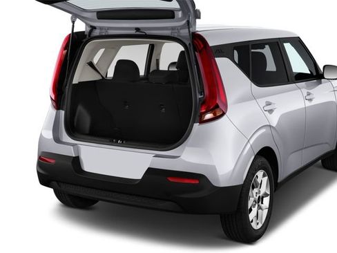 Used 2025 Kia Soul LX w/ LX Technology Package FWD image 7