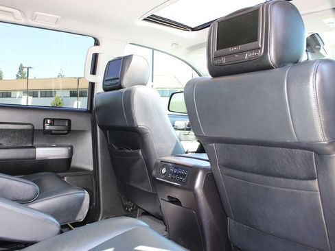 Used 2019 Toyota Sequoia TRD Sport AWD/4WD image 15