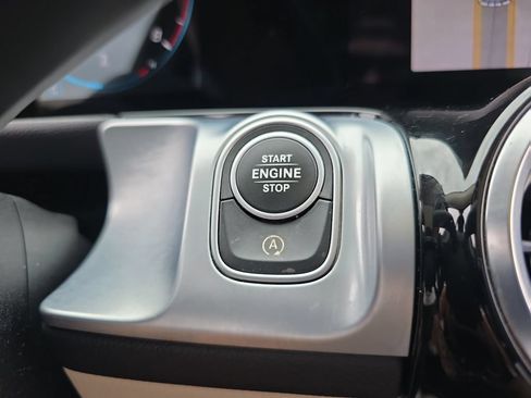 Certified 2022 Mercedes-Benz GLB 250 image 26