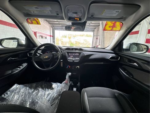 Used 2023 Chevrolet TrailBlazer LS AWD/4WD image 25