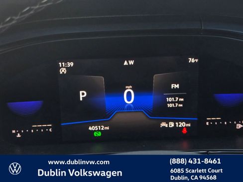 Used 2023 Volkswagen Taos SE w/ Panoramic Sunroof Package FWD image 23