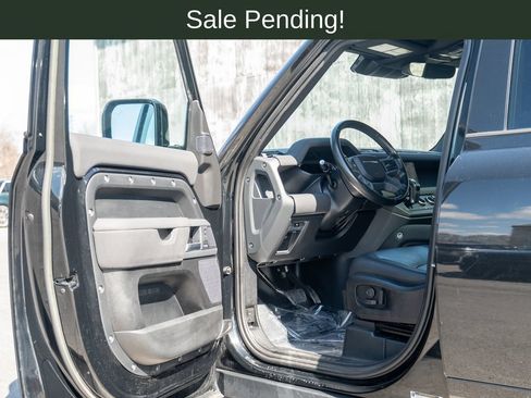 Used 2023 Land Rover Defender 110 X-Dynamic SE AWD/4WD image 11
