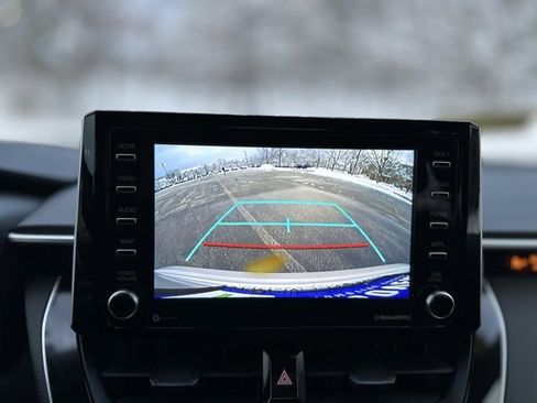 Used 2021 Toyota Corolla LE image 10