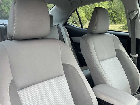 Used 2018 Toyota Corolla LE FWD image 34