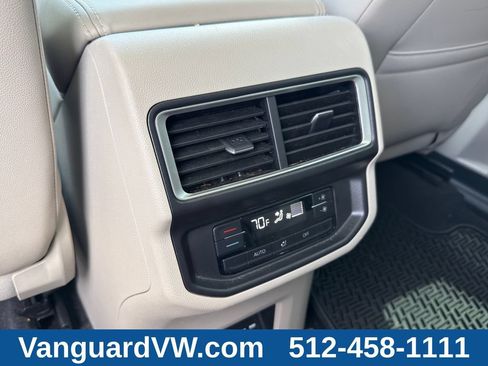 Used 2025 Volkswagen Atlas SE w/ Panoramic Sunroof Package FWD image 25
