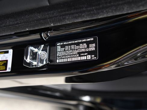 Used 2024 Rolls-Royce Cullinan image 26