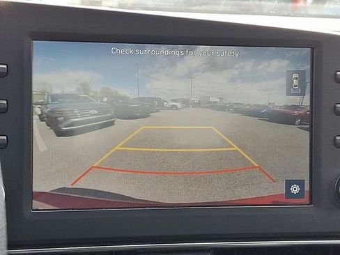 Used 2023 Hyundai Elantra SE image 17