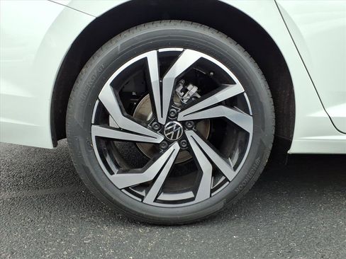 New 2025 Volkswagen Jetta SEL image 5