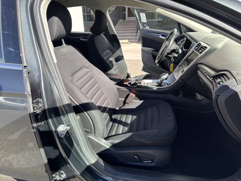 Used 2016 Ford Fusion SE FWD image 14