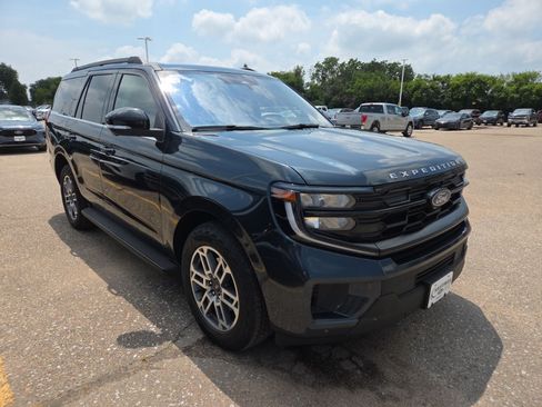 Certified 2025 Ford Expedition Active AWD/4WD image 13