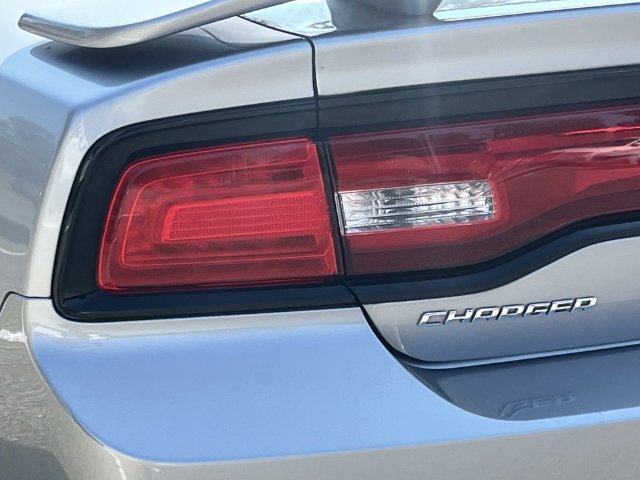 Used 2013 Dodge Charger SXT RWD image 10