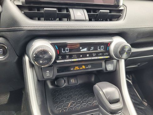 Used 2024 Toyota RAV4 XLE AWD/4WD image 27