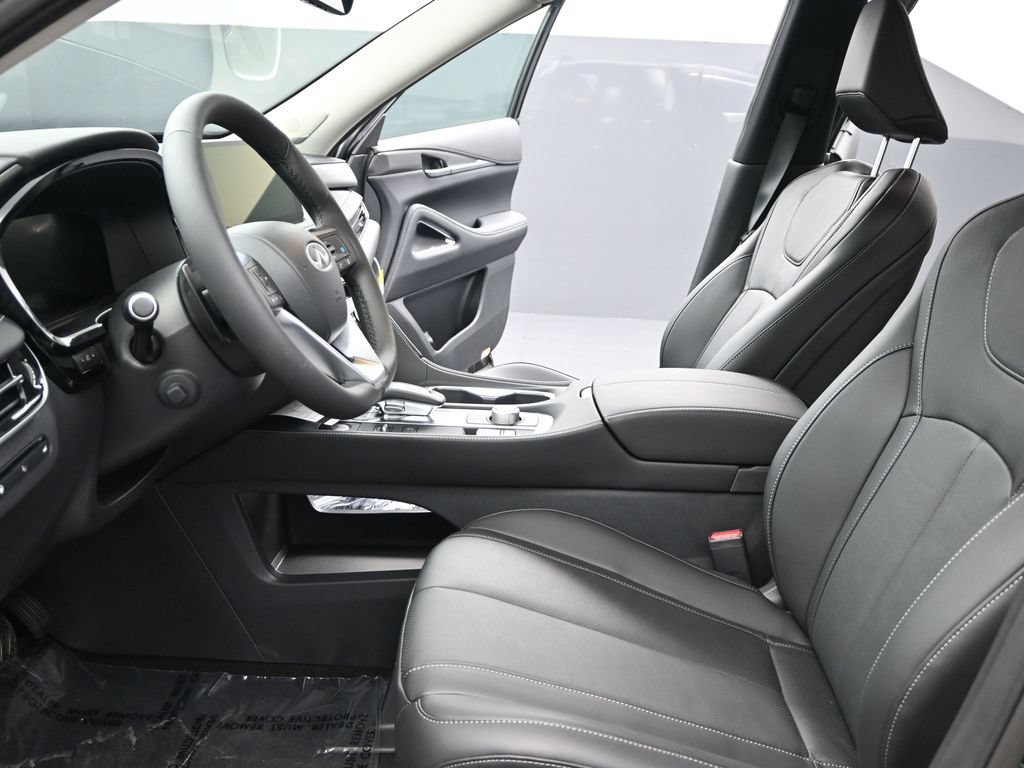 Certified 2025 INFINITI QX60 Luxe w/ Vision Package AWD/4WD image 14