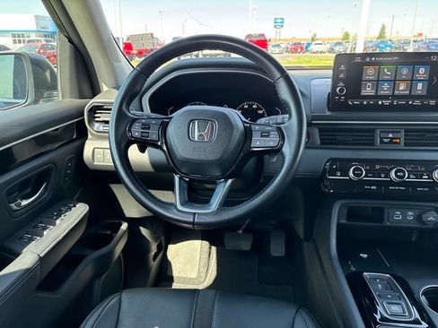 Used 2025 Honda Pilot EX-L image 13