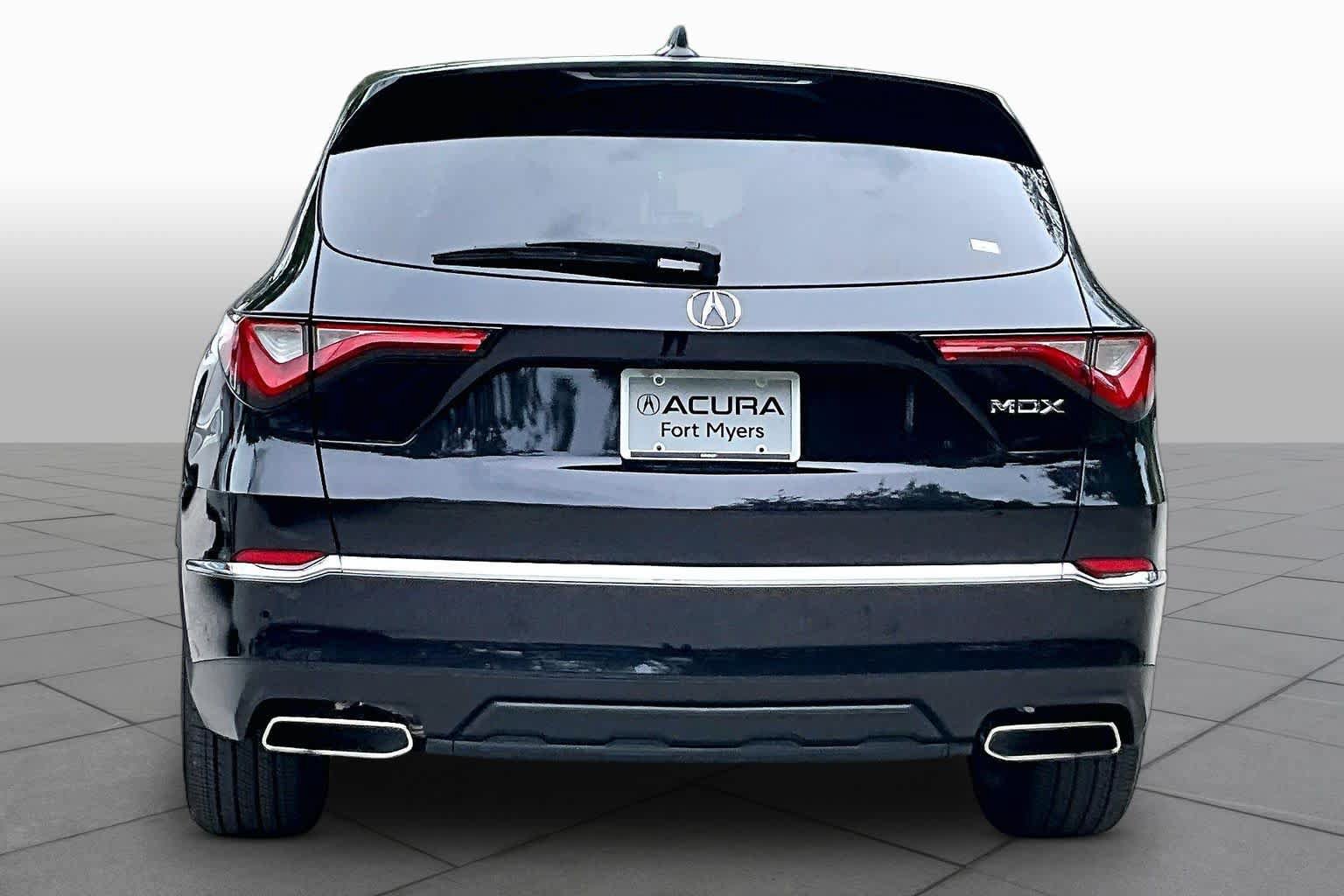 Certified 2024 Acura MDX w/ Technology Package FWD image 5