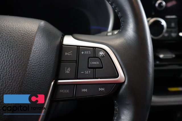 Used 2025 Toyota Highlander XSE AWD/4WD image 19