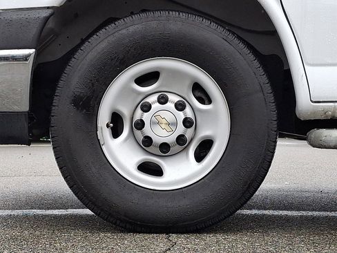 Used 2024 Chevrolet Express 2500 w/ Driver Convenience Package image 27