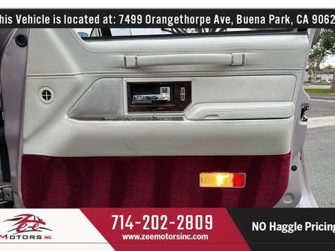 Used 1992 Lincoln Town Car Signature image 48