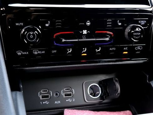 New 2025 Jeep Grand Cherokee L Laredo image 15