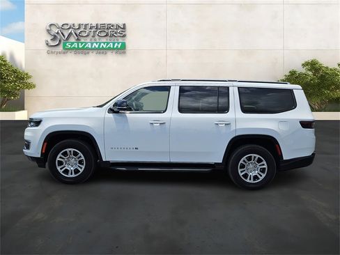 Used 2024 Jeep Wagoneer 4WD image 2