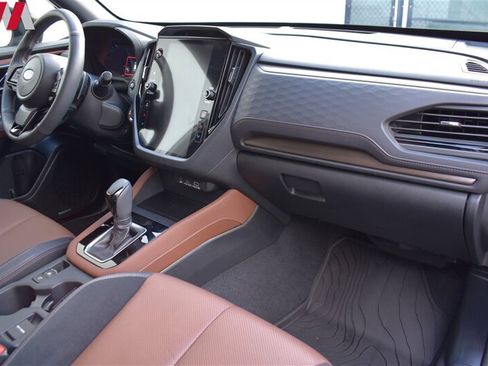 Used 2025 Subaru Forester Touring AWD/4WD image 30