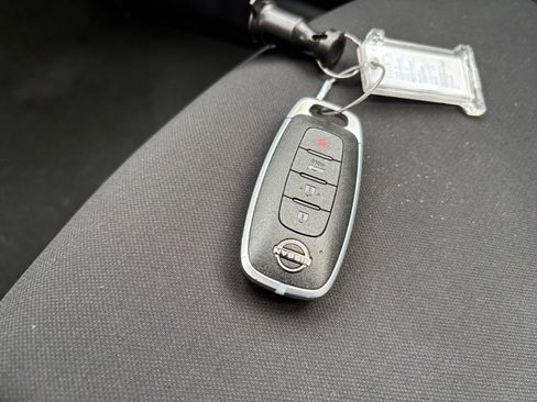 Used 2025 Nissan Sentra SV image 18