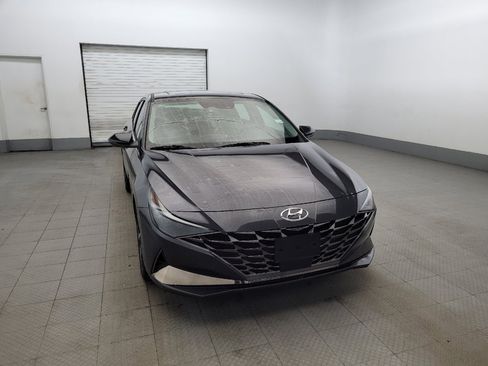 Used 2021 Hyundai Elantra Limited image 14