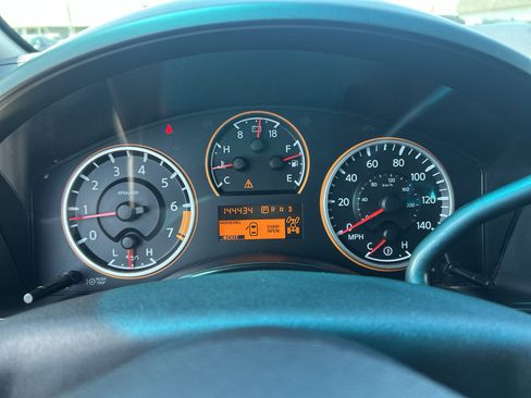 Used 2011 Nissan Titan SV AWD/4WD image 16