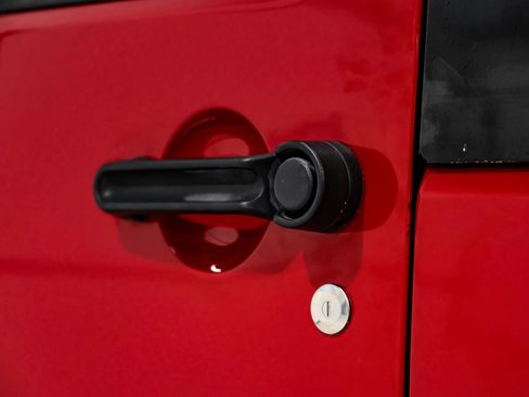 Used 2014 Jeep Wrangler Sahara w/ Connectivity Group image 38