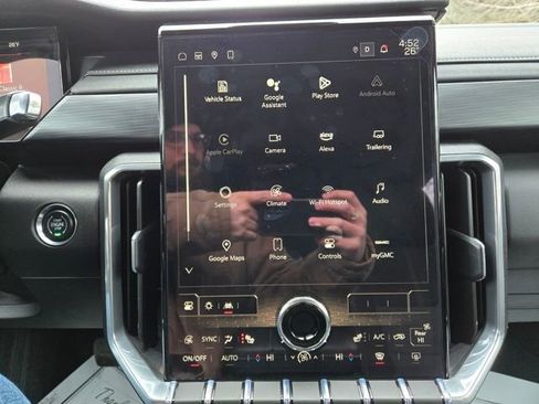 Used 2025 GMC Acadia Elevation image 25